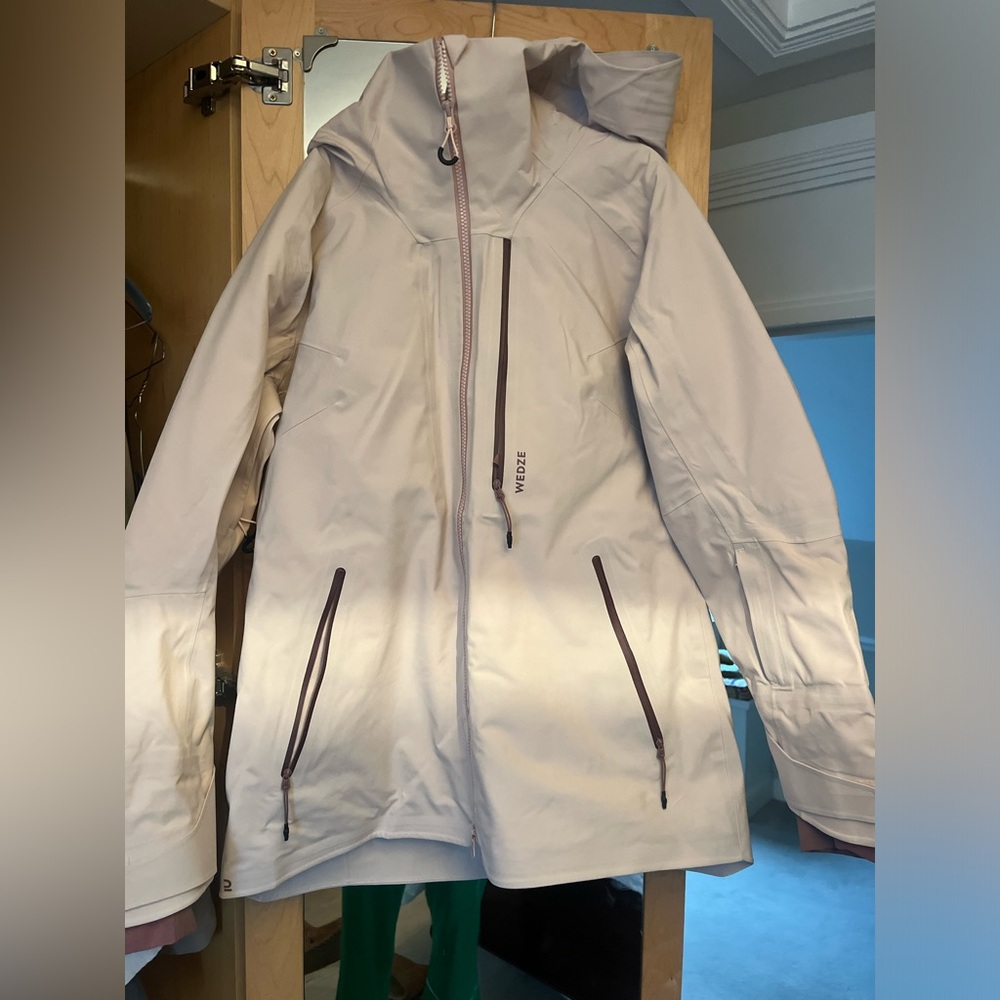 Women’s Wedze ski jacket. Brand new. Never worn.